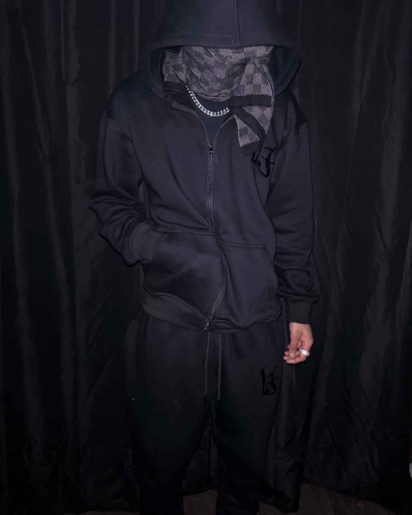 L£! TRIPLE BLACK ZIP TRACKSUIT