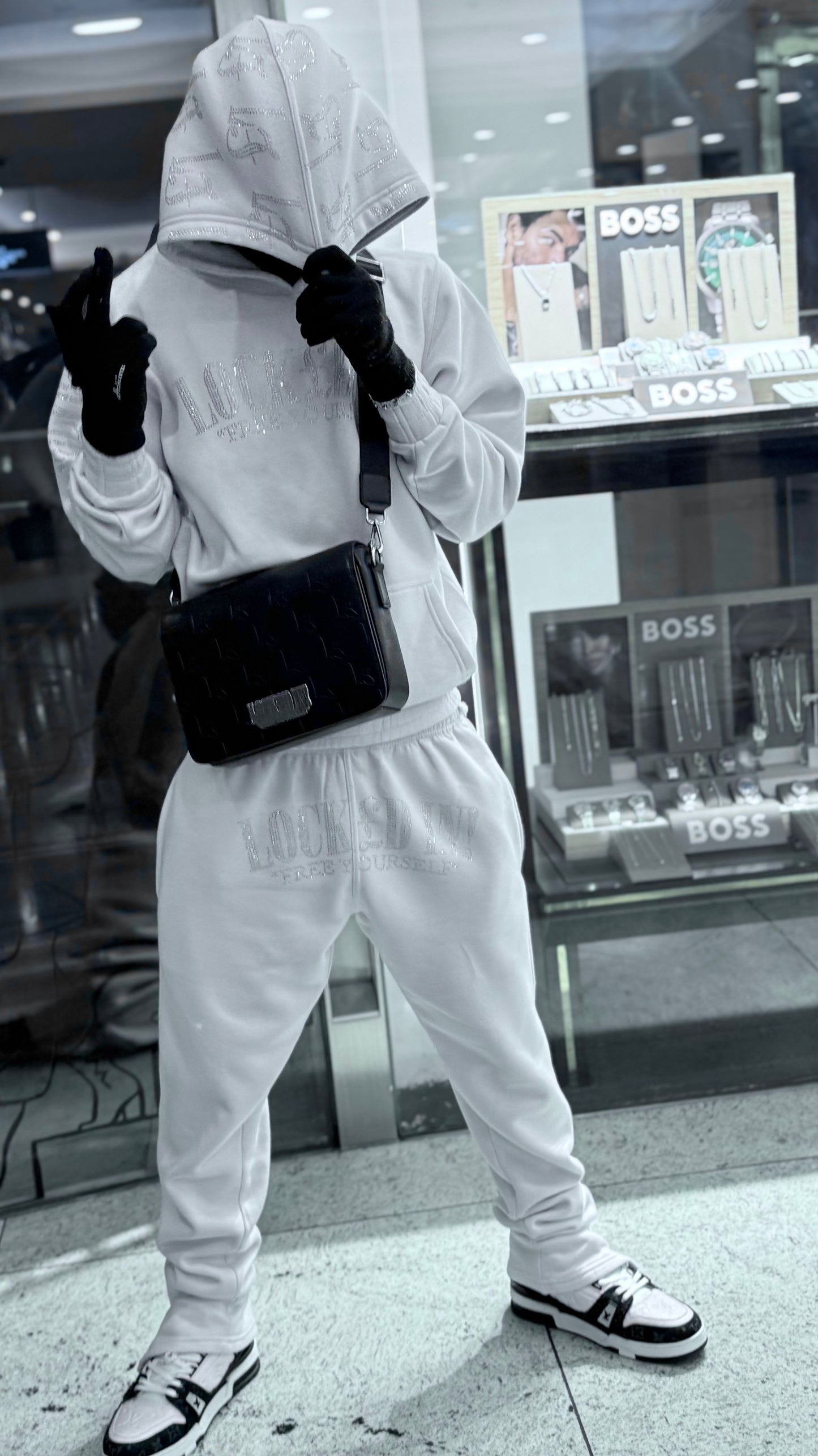 TRIPLE WHITE VVS TRACKSUIT