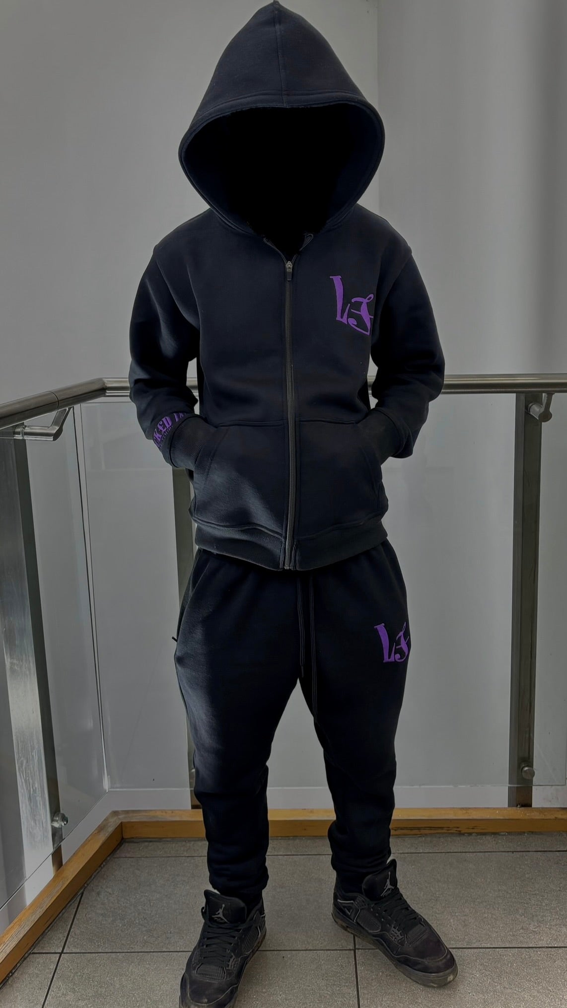 L£ EMBROIDERED ZIP TRACKSUIT - BLACK/PURPLE